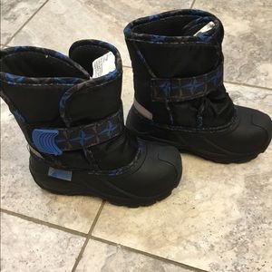 Great Condition! Absolute Canada toddler size 9